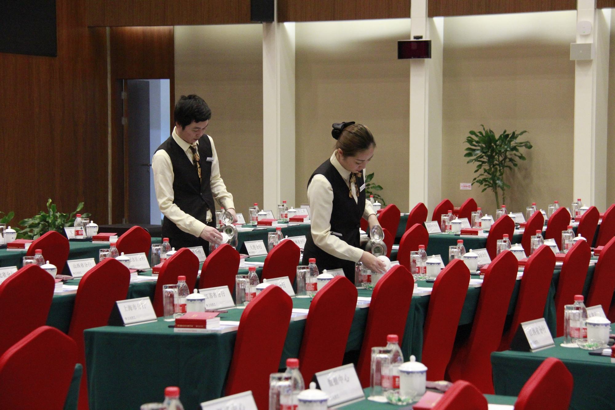 蘇州和之融廣告?zhèn)髅?專業(yè)會(huì)議服務(wù)定制與展覽展示解決方案